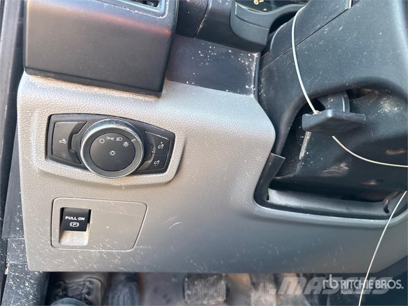 Ford F-150 XL 4x2 Pickup Furgoni altro