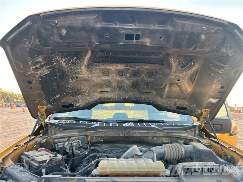 Ford F-150 XL 4x4 Crew Cab Pickup Diger