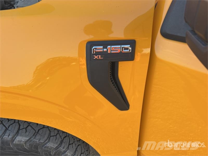Ford F-150 XL 4x4 Crew Cab Pickup Diger