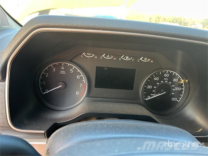 Ford F-150 XL 4x4 Crew Cab Pickup Diger