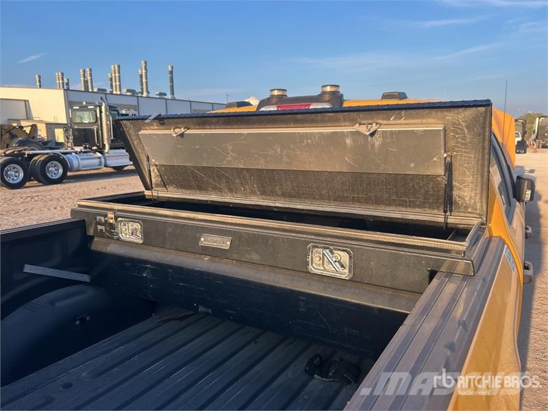 Ford F-150 XL 4x4 Crew Cab Pickup Diger
