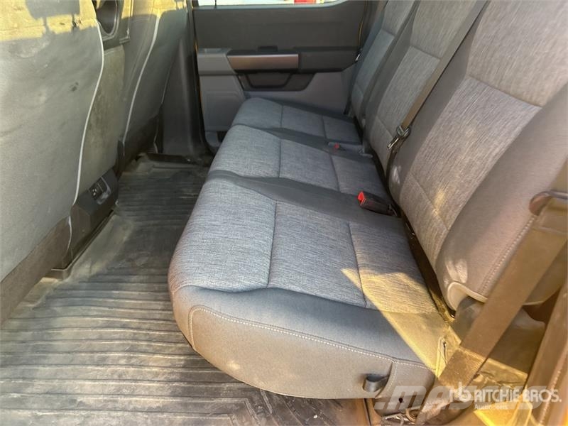 Ford F-150 XL 4x4 Crew Cab Pickup Diger