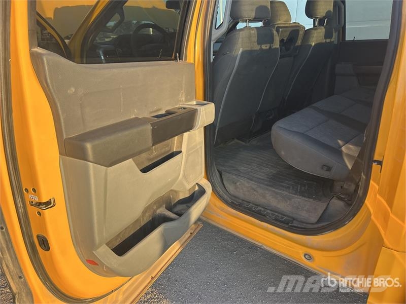 Ford F-150 XL 4x4 Crew Cab Pickup Diger