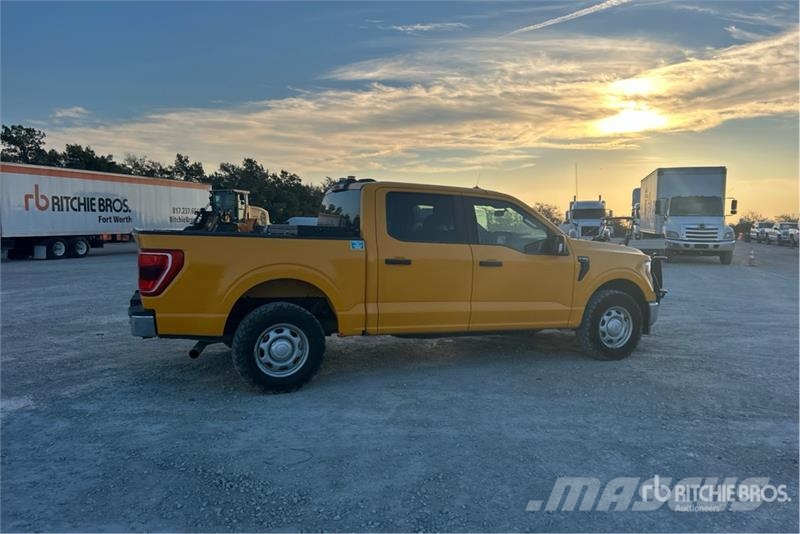 Ford F-150 XL 4x4 Crew Cab Pickup Diger