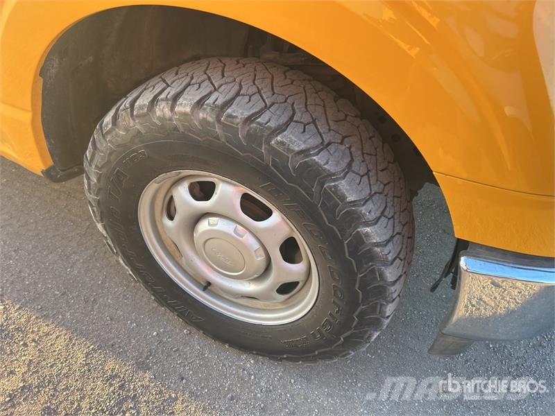 Ford F-150 XL 4x4 Crew Cab Pickup Diger