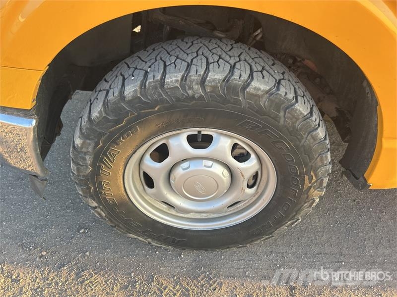 Ford F-150 XL 4x4 Crew Cab Pickup Diger
