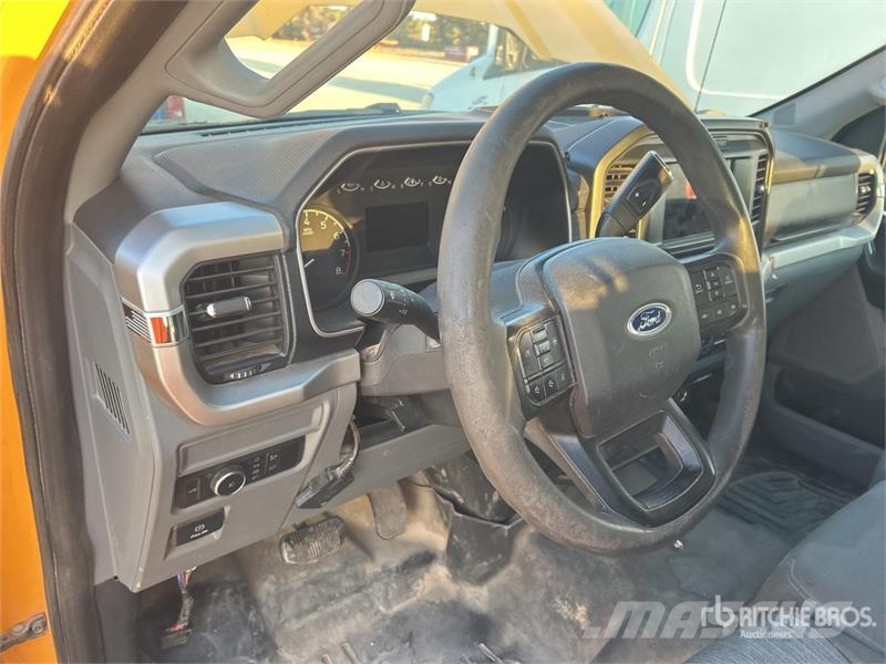 Ford F-150 XL 4x4 Crew Cab Pickup Diger
