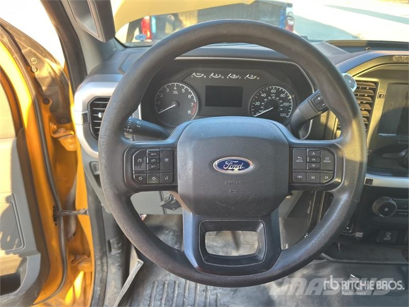 Ford F-150 XL 4x4 Crew Cab Pickup Diger