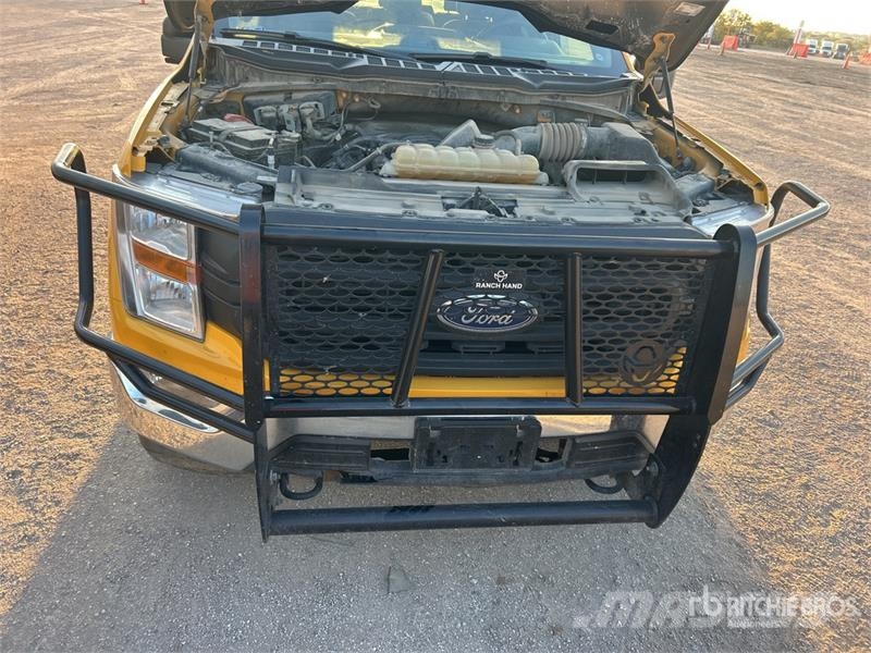 Ford F-150 XL 4x4 Crew Cab Pickup Diger