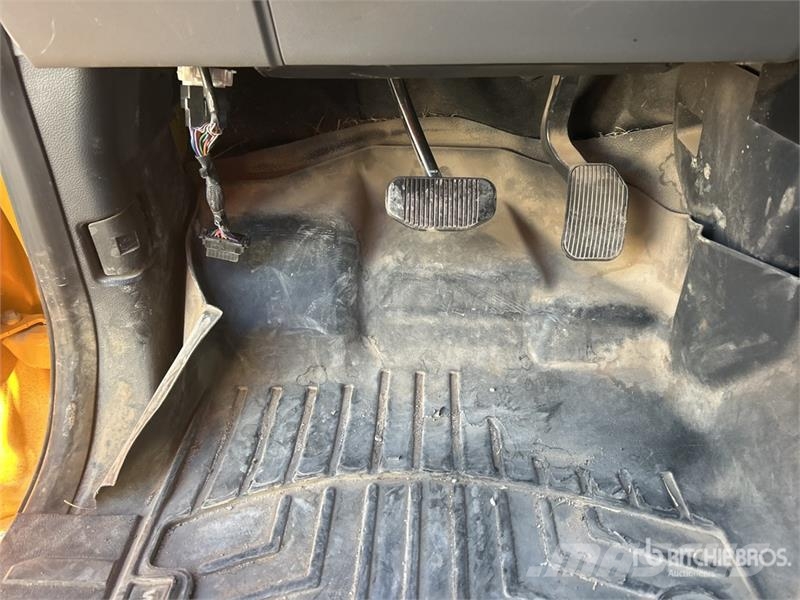 Ford F-150 XL 4x4 Crew Cab Pickup Diger