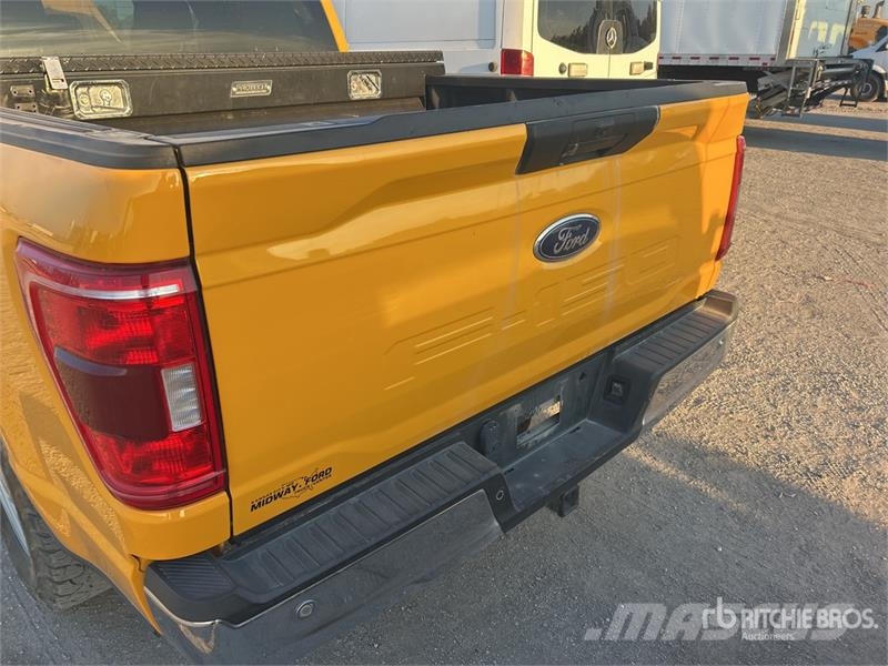 Ford F-150 XL 4x4 Crew Cab Pickup Diger