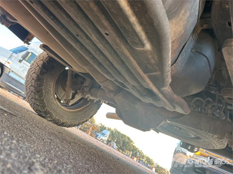 Ford F-150 XL 4x4 Crew Cab Pickup Diger