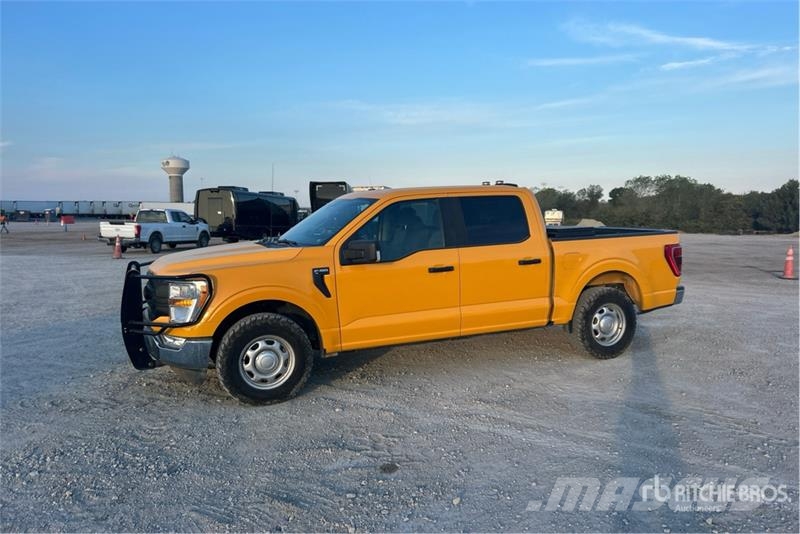 Ford F-150 XL 4x4 Crew Cab Pickup Diger