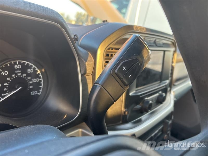 Ford F-150 XL 4x4 Crew Cab Pickup Diger