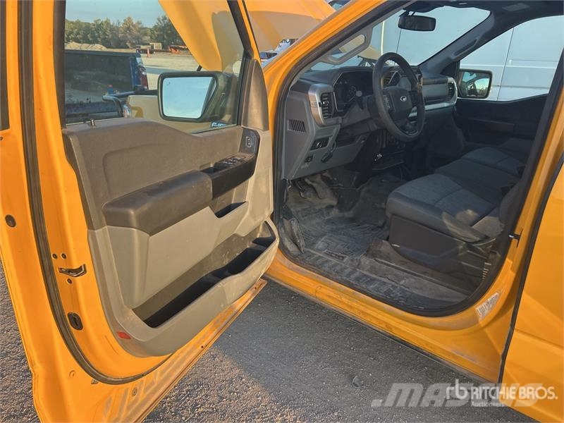 Ford F-150 XL 4x4 Crew Cab Pickup Diger