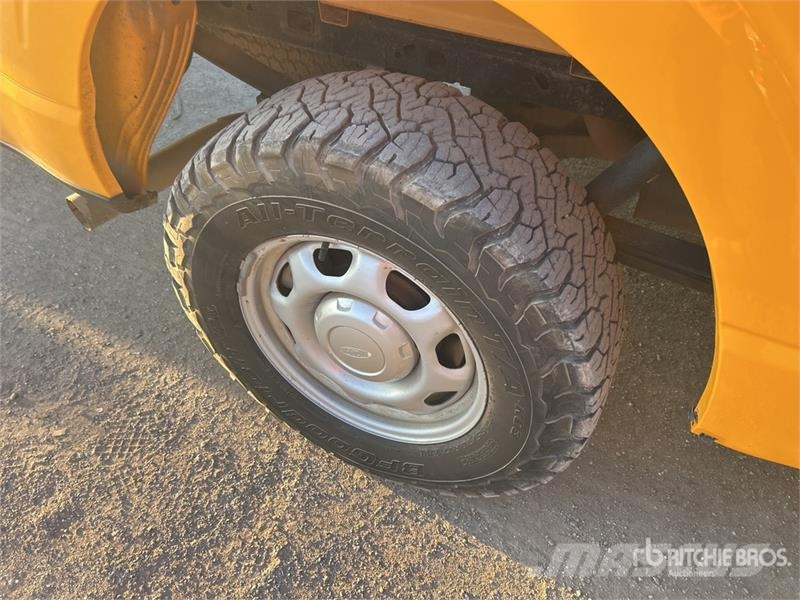 Ford F-150 XL 4x4 Crew Cab Pickup Diger