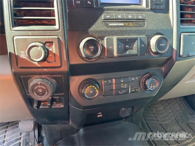 Ford F-150 XL 4x4 Extended Cab Pickup 其他