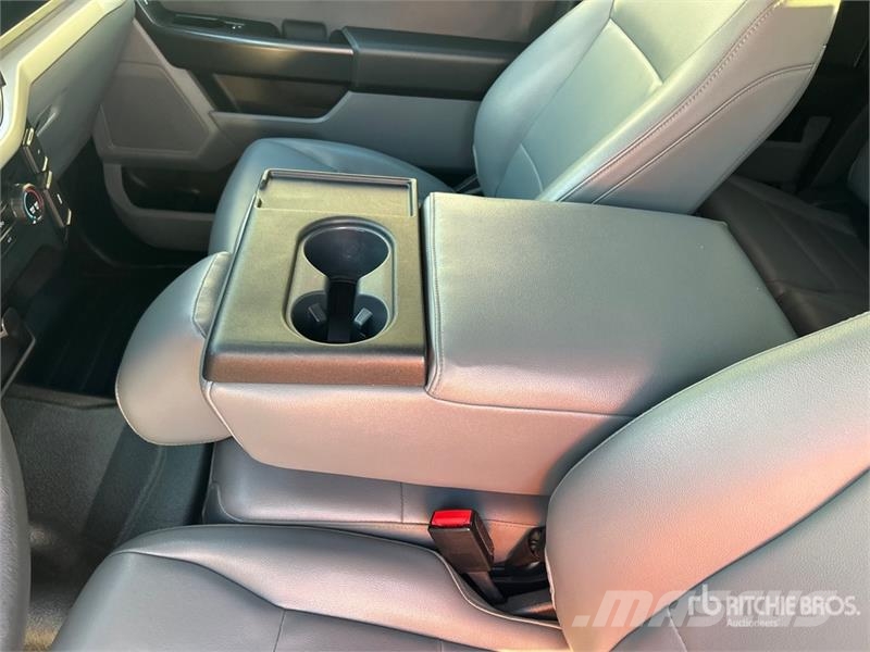 Ford F-150 XL 4x4 Extended Cab Pickup Drugi