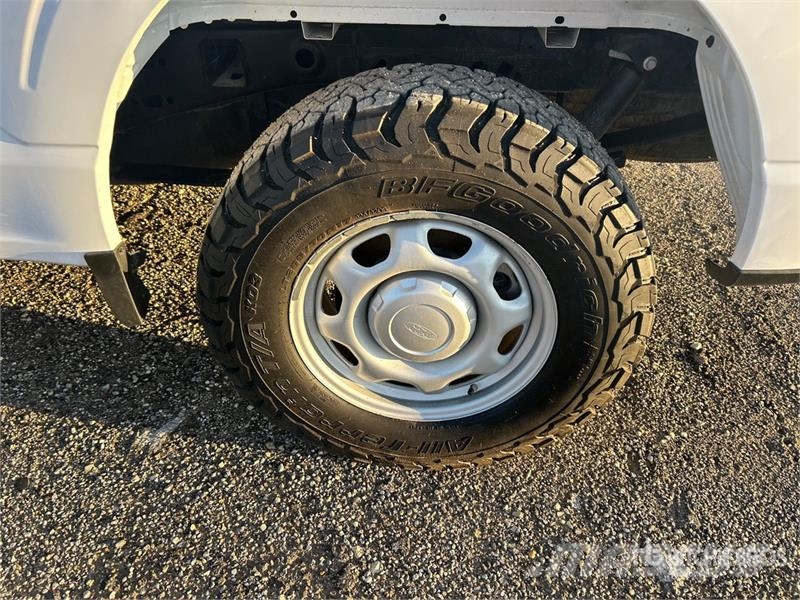 Ford F-150 XL 4x4 Extended Cab Pickup Drugi