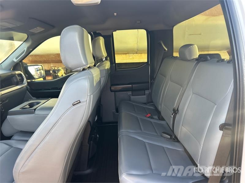 Ford F-150 XL 4x4 Extended Cab Pickup Drugi