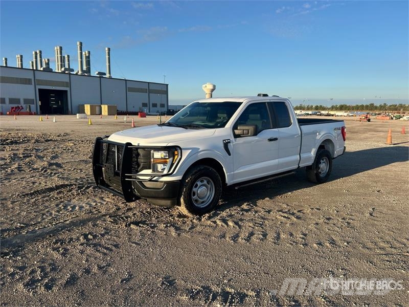 Ford F-150 XL 4x4 Extended Cab Pickup Drugi