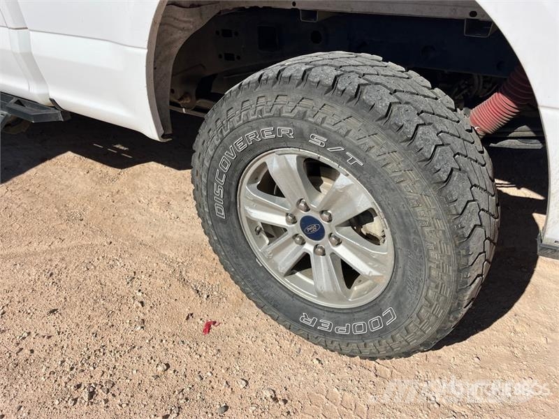 Ford F-150 XL 4x4 Extended Cab Pickup 其他