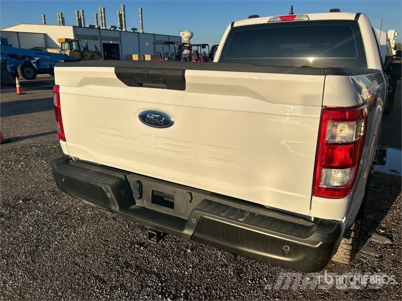 Ford F-150 XL 4x4 Extended Cab Pickup Drugi