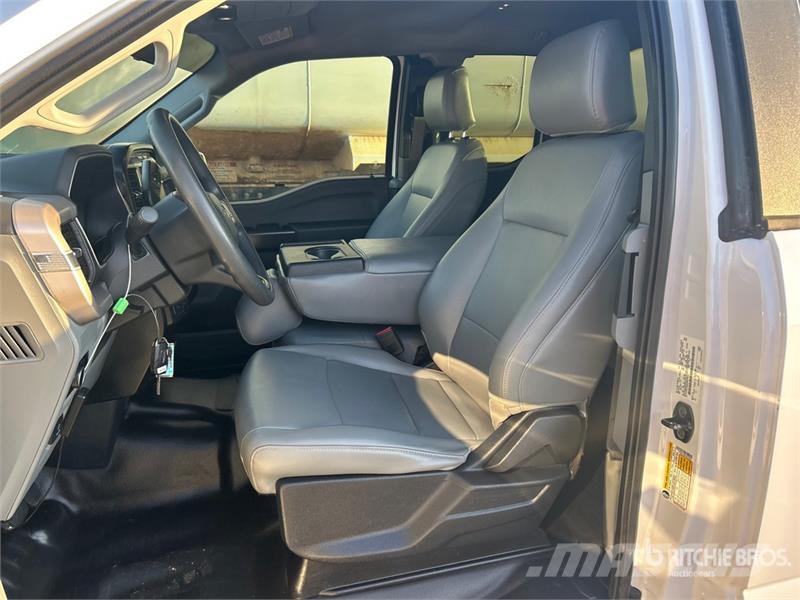 Ford F-150 XL 4x4 Extended Cab Pickup Drugi