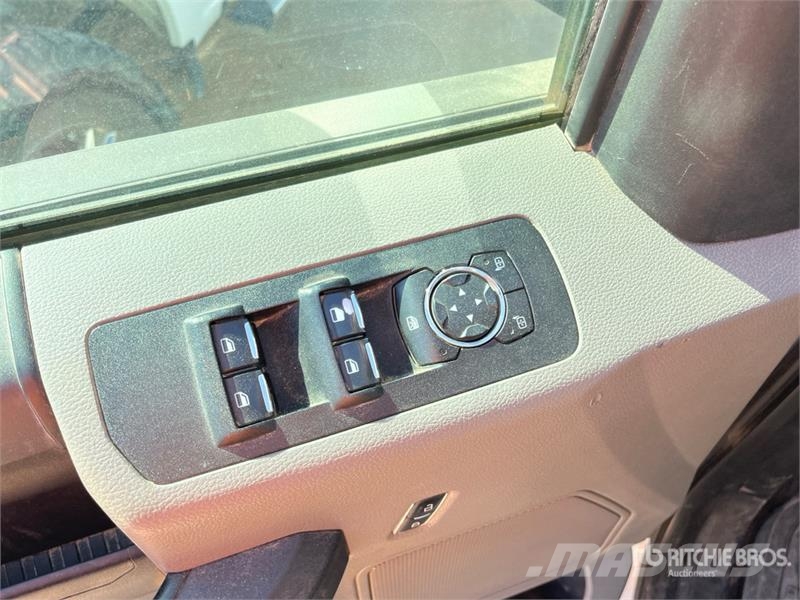 Ford F-150 XL 4x4 Extended Cab Pickup 其他
