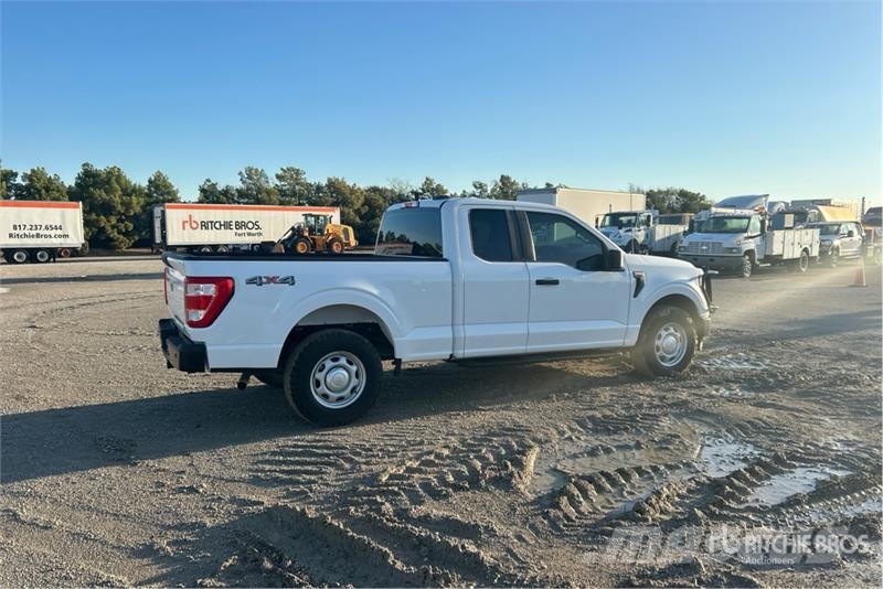 Ford F-150 XL 4x4 Extended Cab Pickup Drugi