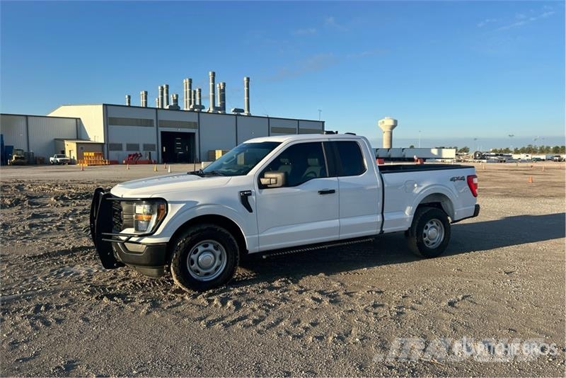 Ford F-150 XL 4x4 Extended Cab Pickup Drugi