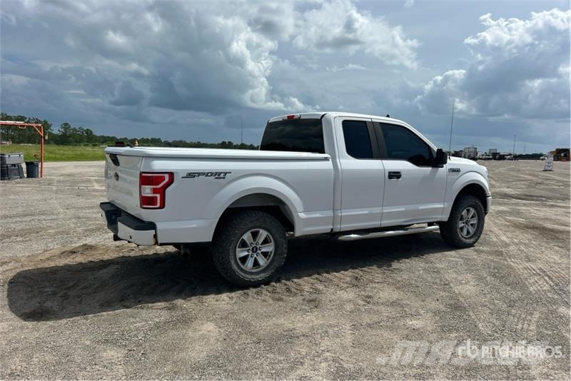 Ford F-150 XL 4x4 Extended Cab Pickup 其他