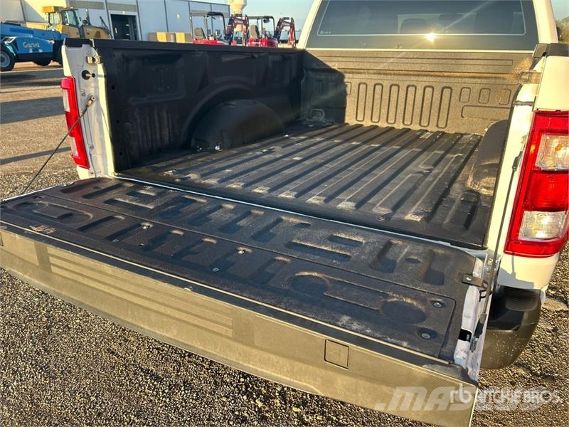 Ford F-150 XL 4x4 Extended Cab Pickup Drugi