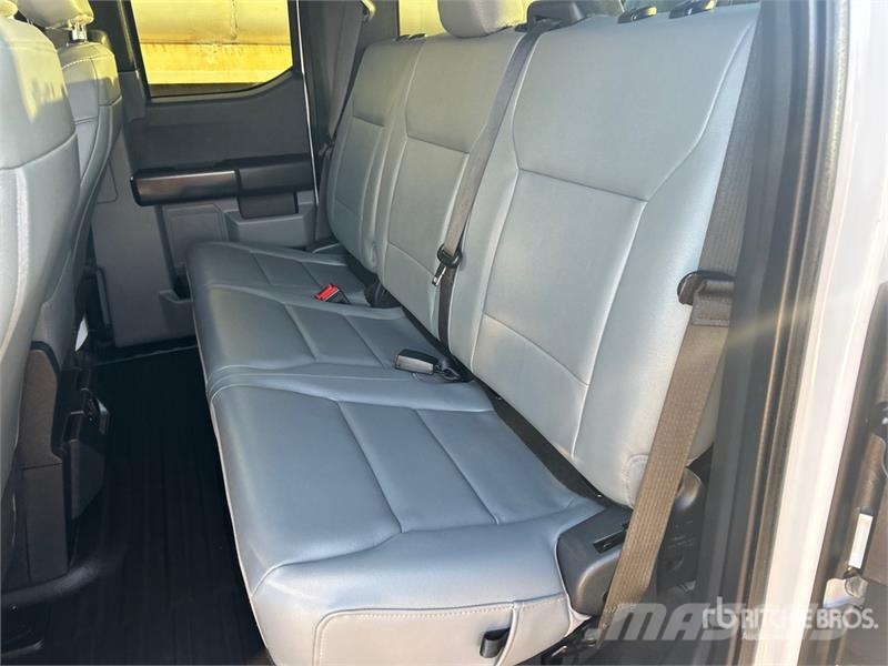 Ford F-150 XL 4x4 Extended Cab Pickup Drugi