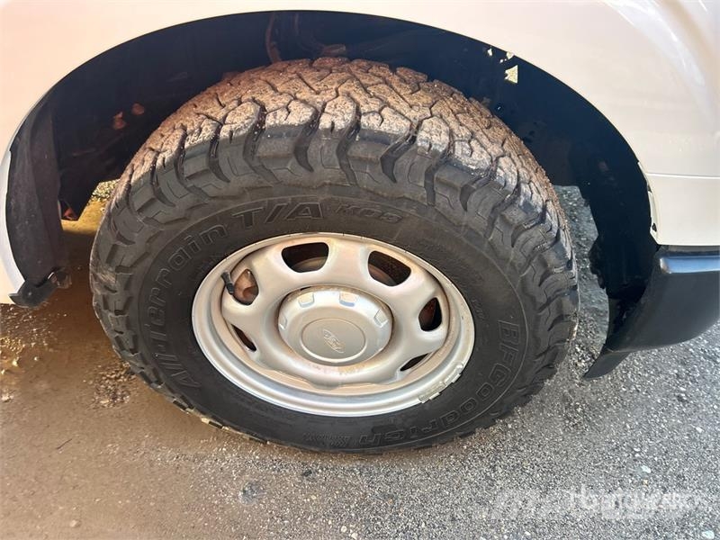 Ford F-150 XL 4x4 Extended Cab Pickup Drugi