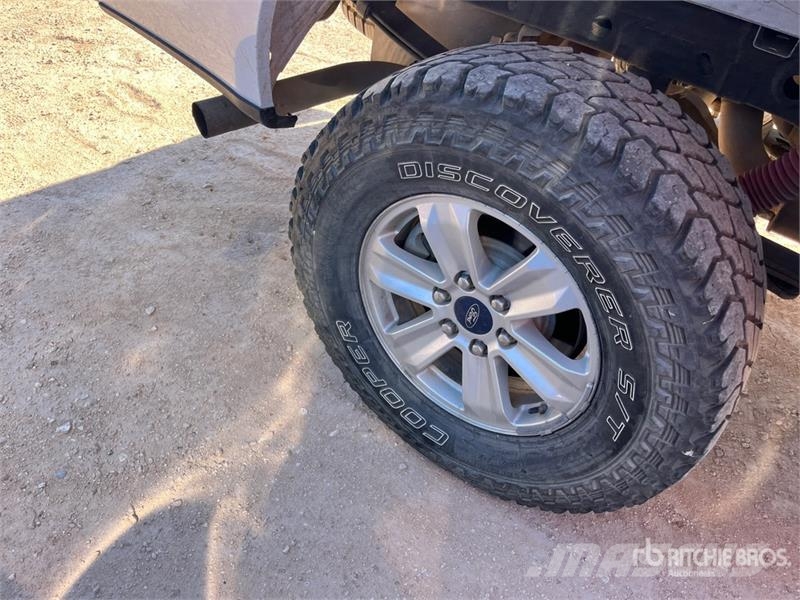 Ford F-150 XL 4x4 Extended Cab Pickup 其他
