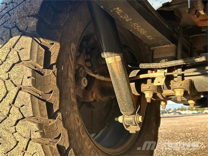 Ford F-150 XL 4x4 Extended Cab Pickup Drugi