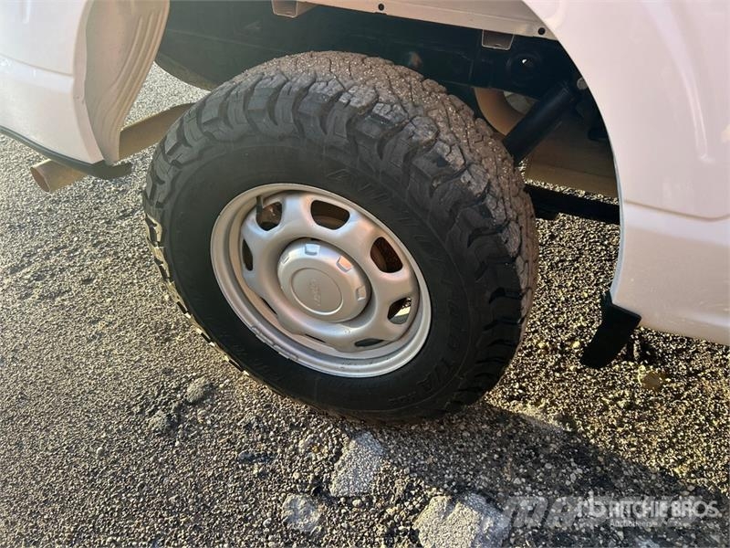 Ford F-150 XL 4x4 Extended Cab Pickup Drugi