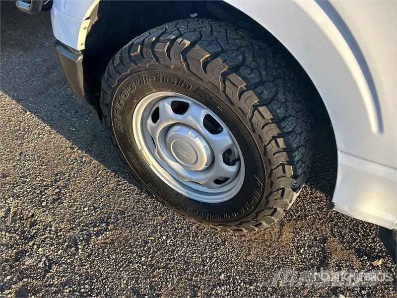Ford F-150 XL 4x4 Extended Cab Pickup Drugi