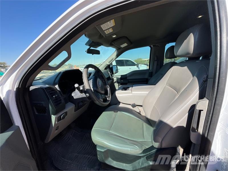 Ford F-150 XL 4x4 Extended Cab Pickup 其他