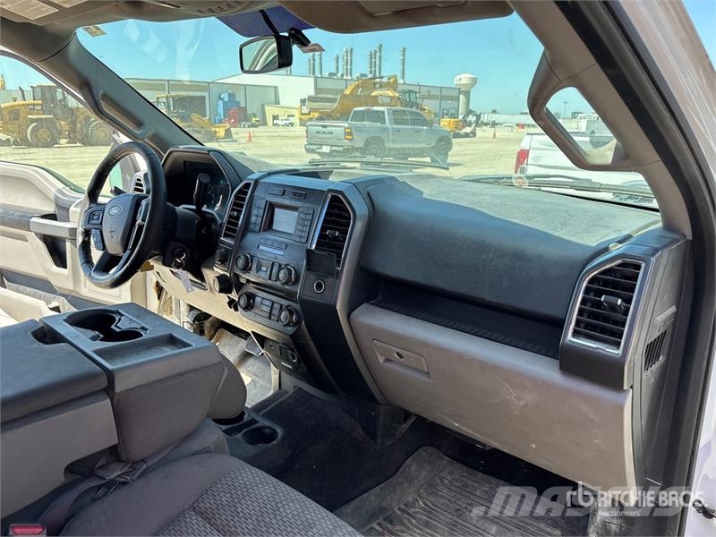 Ford F-150 XLT 4x2 Crew Cab Pickup 其他