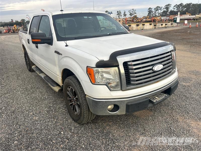 Ford F-150 XLT 4x2 Crew Cab Pickup 其他