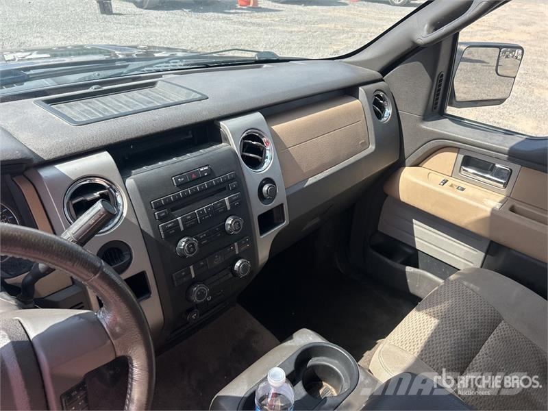 Ford F-150 XLT 4x2 Crew Cab Pickup Drugi
