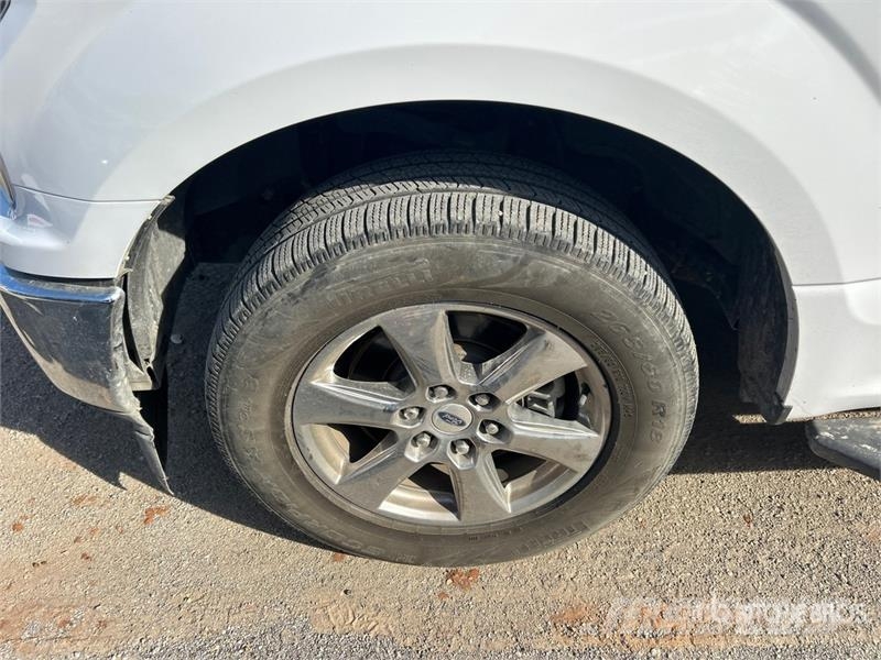 Ford F-150 XLT 4x2 Crew Cab Pickup Otros