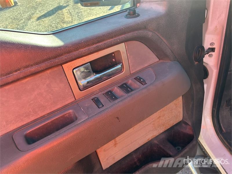 Ford F-150 XLT 4x2 Crew Cab Pickup 其他
