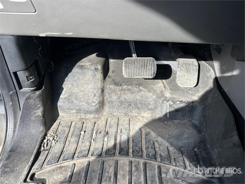 Ford F-150 XLT 4x2 Crew Cab Pickup Otros