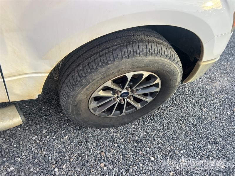 Ford F-150 XLT 4x2 Crew Cab Pickup 其他