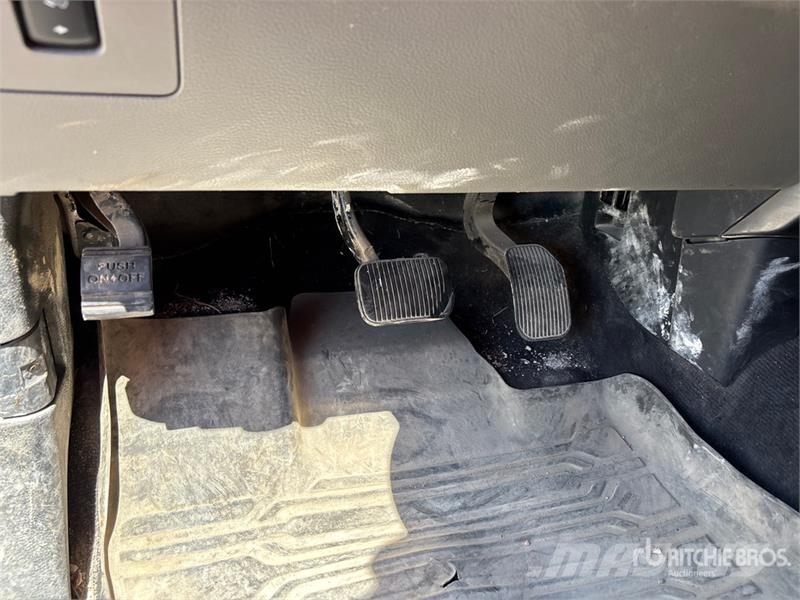 Ford F-150 XLT 4x2 Crew Cab Pickup 其他