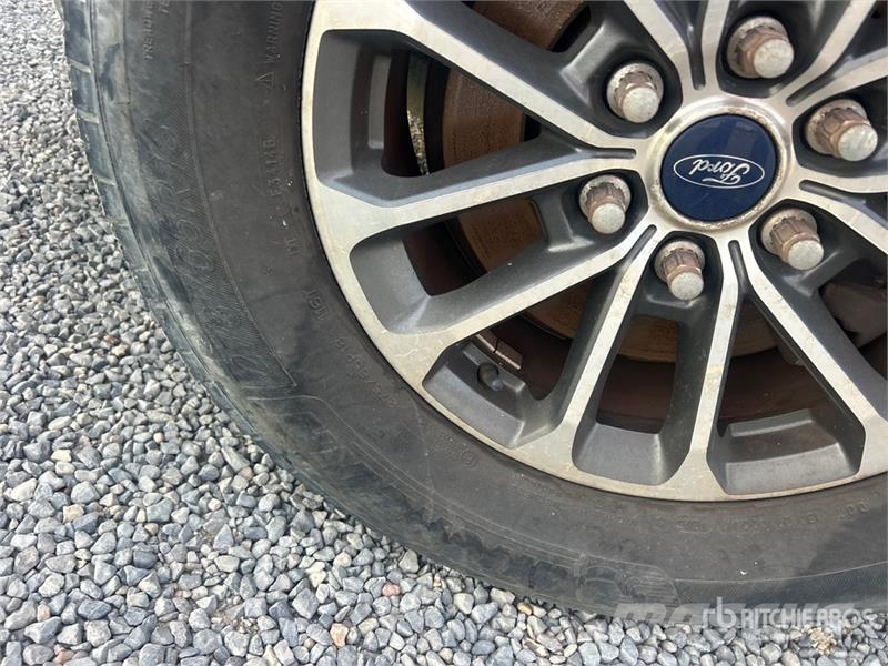 Ford F-150 XLT 4x2 Crew Cab Pickup 其他
