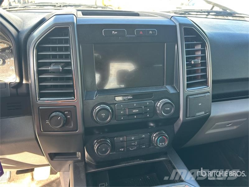 Ford F-150 XLT 4x2 Crew Cab Pickup Otros